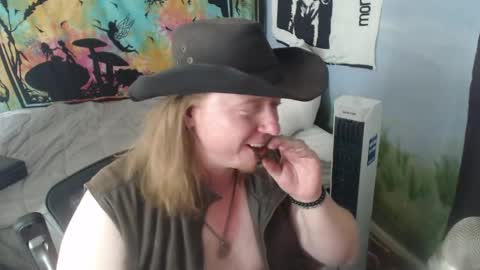 mr_strawberry online show from 05/26/26, 03:08