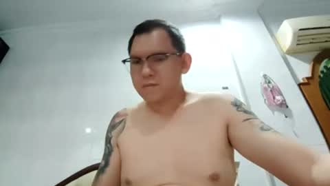 Snapshot of mr_thick89 chatting on 10/08/25, 03:20 mr_thick89 online show from 10/08/25, 03:20