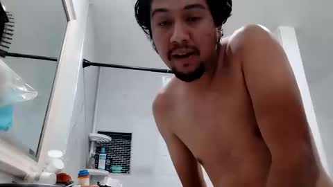 Snapshot of mr_wick93 chatting on 10/19/25, 05:30 mr_wick93 online show from 10/19/25, 05:30