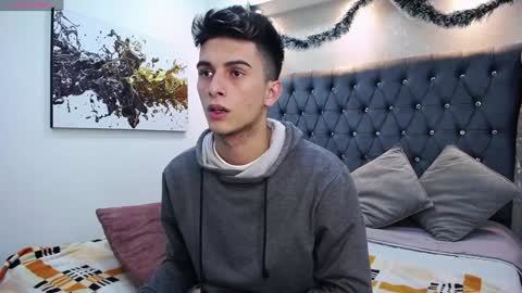 Snapshot of mr_williseo chatting on 12/14/24, 08:18 williseo online show from 12/14/24, 08:18