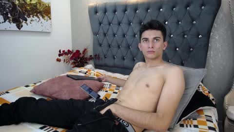 Snapshot of mr_williseo chatting on 01/19/25, 10:49 williseo online show from 01/19/25, 10:49