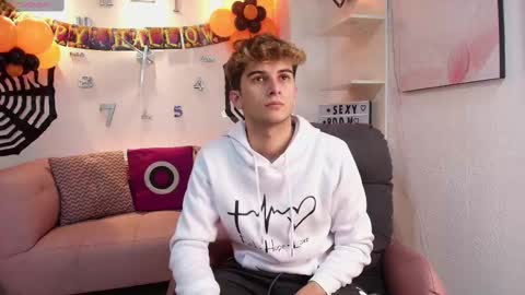 Snapshot of mr_williseo chatting on 10/12/25, 07:24 williseo online show from 10/12/25, 07:24