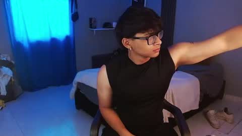 Snapshot of mr_yisuz chatting on 07/15/26, 11:48 yisuz online show from 07/15/26, 11:48