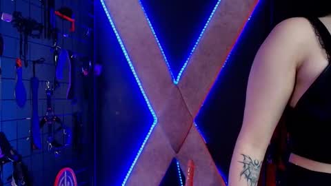 Snapshot of mranii_queen_bdsm_ chatting on 12/18/25, 03:34 mranii_queen_bdsm_ online show from 12/18/25, 03:34