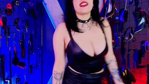 Snapshot of mranii_queen_bdsm_ chatting on 01/06/26, 03:43 mranii_queen_bdsm_ online show from 01/06/26, 03:43