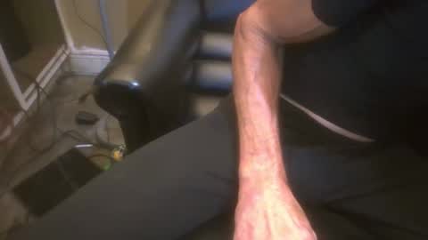 Snapshot of mrbiggirth69 chatting on 10/09/25, 12:03 mrbiggirth69 online show from 10/09/25, 12:03