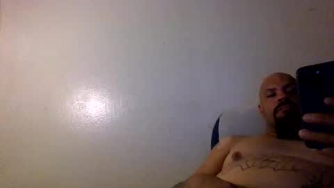 Snapshot of mrbiggs1077777 chatting on 04/06/26, 11:22 mrbiggs1077777 online show from 04/06/26, 11:22