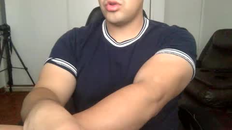 Snapshot of mrbree chatting on 01/04/25, 11:59 Mr Bree online show from 01/04/25, 11:59