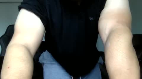 Snapshot of mrbree chatting on 09/19/25, 05:35 Mr Bree online show from 09/19/25, 05:35