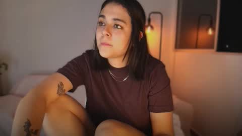 Laura online show from 09/23/25, 02:36