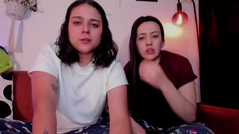 Snapshot of mrbuu_ chatting on 02/17/26, 03:36 Laura online show from 02/17/26, 03:36