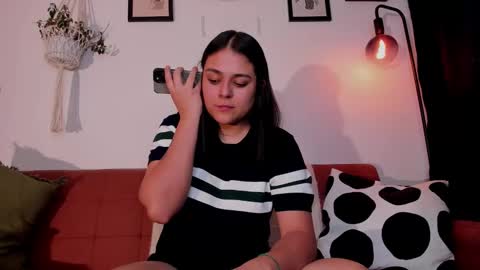 Snapshot of mrbuu_ chatting on 02/17/26, 11:00 Laura online show from 02/17/26, 11:00