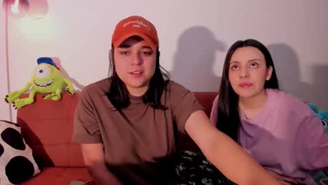 Snapshot of mrbuu_ chatting on 03/09/26, 04:27 Laura online show from 03/09/26, 04:27