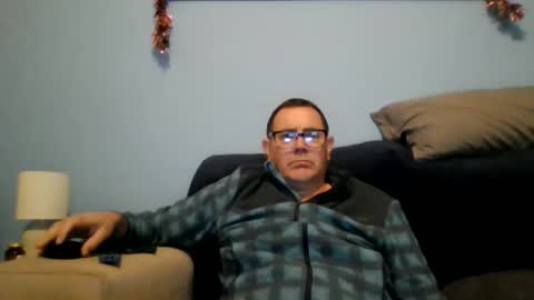 Snapshot of mrcaruso chatting on 12/22/25, 07:44 Mrcaruso online show from 12/22/25, 07:44