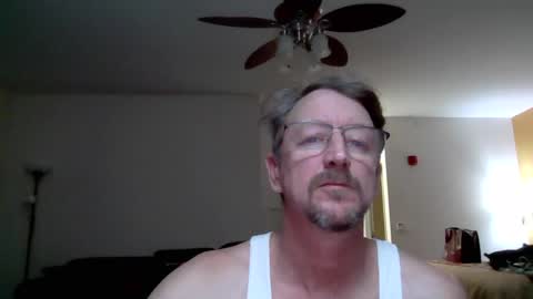 Snapshot of mrcumstain chatting on 02/25/25, 04:57 mrcumstain online show from 02/25/25, 04:57