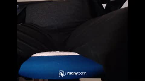 Snapshot of mrduplo1975 chatting on 11/16/25, 02:33 MrJohnsen1975 online show from 11/16/25, 02:33