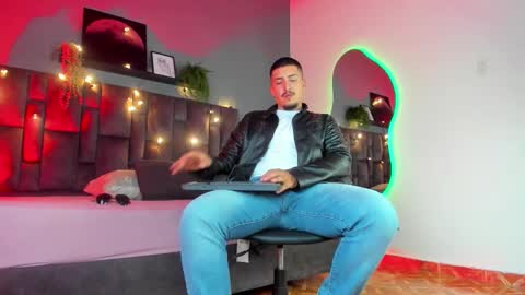 Mr Fox online show from 02/05/26, 07:40