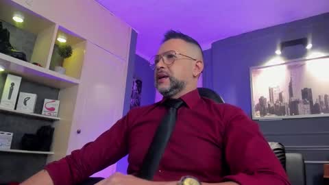 Snapshot of mrfrank_tattoo chatting on 12/22/25, 12:13 MrFrank. online show from 12/22/25, 12:13