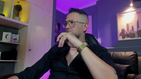 Snapshot of mrfrank_tattoo chatting on 02/06/26, 10:40 MrFrank. online show from 02/06/26, 10:40