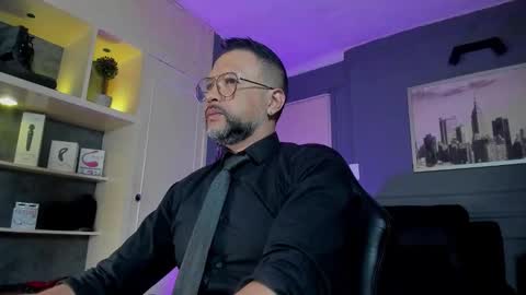 Snapshot of mrfrank_tattoo chatting on 02/18/26, 10:44 MrFrank. online show from 02/18/26, 10:44