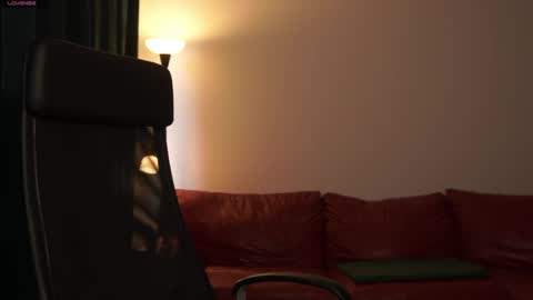 Snapshot of mrgreeneyes01 chatting on 03/30/26, 08:15 juan luis online show from 03/30/26, 08:15