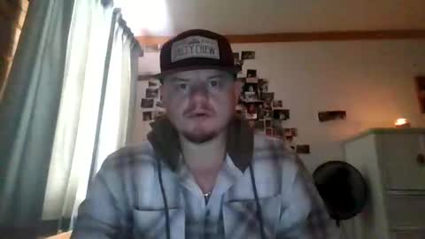 Snapshot of mrhandsome_1 chatting on 02/08/26, 06:44 mrhandsome_1 online show from 02/08/26, 06:44