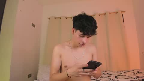 Snapshot of mrhot_night chatting on 09/14/25, 12:32 Bastian online show from 09/14/25, 12:32