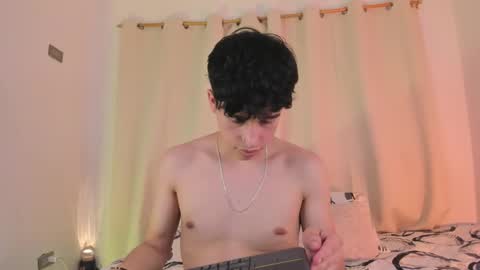 Snapshot of mrhot_night chatting on 09/23/25, 11:30 Bastian online show from 09/23/25, 11:30