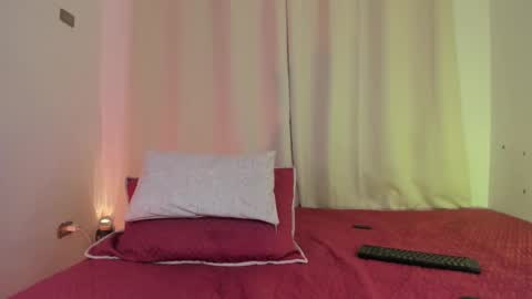 Snapshot of mrhot_night chatting on 09/26/25, 11:20 Bastian online show from 09/26/25, 11:20