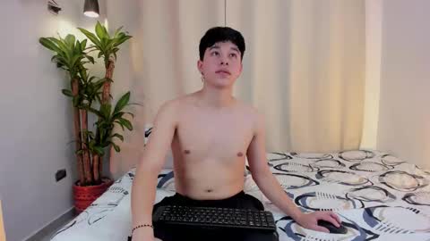 Snapshot of mrhot_night chatting on 01/15/26, 12:04 Bastian online show from 01/15/26, 12:04