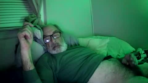 Snapshot of mrjames59 chatting on 12/20/25, 03:24 mrjames59 online show from 12/20/25, 03:24