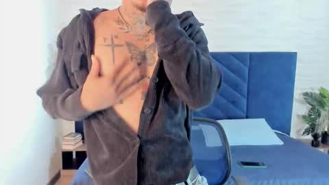 mrjustin_ online show from 10/12/25, 09:14