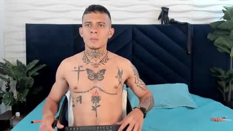 mrjustin_ online show from 12/17/25, 08:59