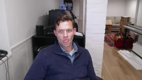 Snapshot of mrkenridge chatting on 10/17/25, 06:32 mrkenridge online show from 10/17/25, 06:32