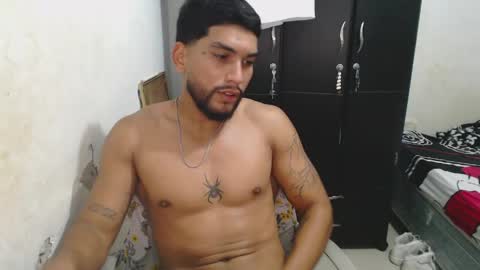 Snapshot of mrlevrone1 chatting on 05/31/26, 12:41 Mrlevrone1 online show from 05/31/26, 12:41