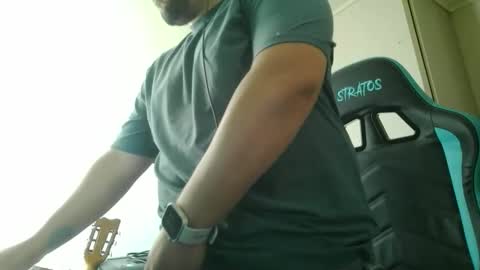 Snapshot of mrlilnice chatting on 03/05/26, 04:25 mrlilnice online show from 03/05/26, 04:25