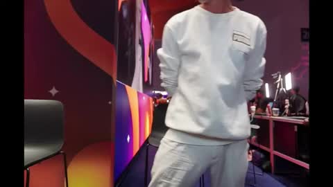 Snapshot of mrlong23cm chatting on 09/28/25, 03:39 Mr Long online show from 09/28/25, 03:39