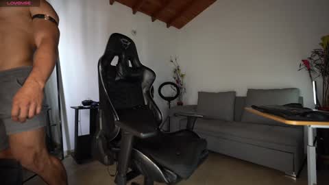 Luis    Instagram   online show from 02/01/25, 02:13