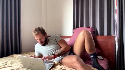 Snapshot of mrmaxiy chatting on 01/08/26, 05:21 Max online show from 01/08/26, 05:21