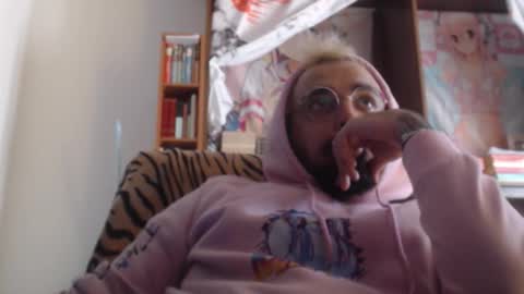 Snapshot of mrn0ice chatting on 10/22/25, 10:48 MR NO ICE online show from 10/22/25, 10:48