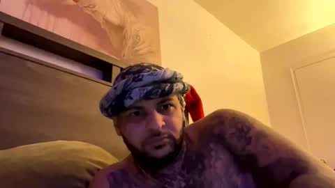 Snapshot of mrnineinch1995 chatting on 12/22/25, 03:25 mrnineinch1995 online show from 12/22/25, 03:25