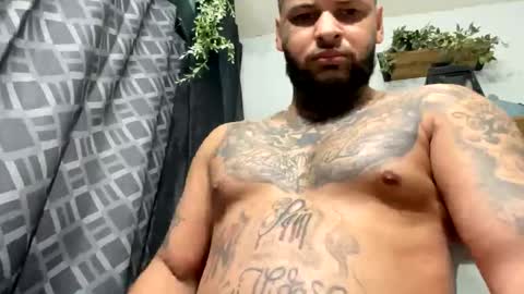 Snapshot of mrnineinch1995 chatting on 02/23/26, 01:47 mrnineinch1995 online show from 02/23/26, 01:47