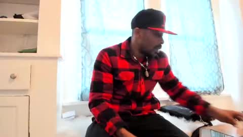 Snapshot of mromg007 chatting on 12/24/24, 03:58 mromg007 online show from 12/24/24, 03:58