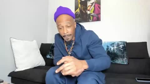 Snapshot of mromg007 chatting on 02/12/25, 09:22 mromg007 online show from 02/12/25, 09:22