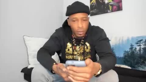 Snapshot of mromg007 chatting on 02/23/25, 01:35 mromg007 online show from 02/23/25, 01:35