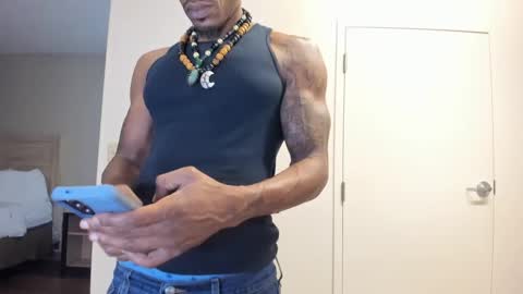 Snapshot of mromg007 chatting on 10/08/25, 02:42 mromg007 online show from 10/08/25, 02:42