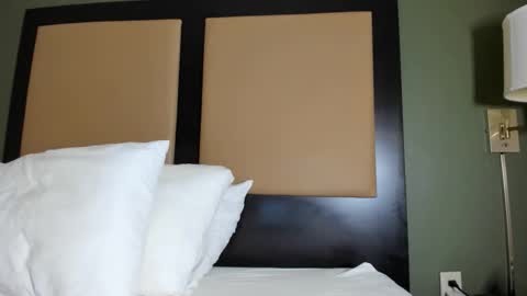 Snapshot of mromg007 chatting on 11/02/25, 02:58 mromg007 online show from 11/02/25, 02:58