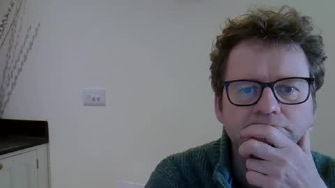 Snapshot of mrpaperstones chatting on 02/25/25, 09:53 Mr Paper Stones online show from 02/25/25, 09:53