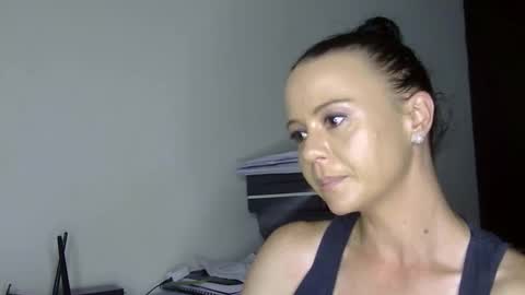Snapshot of mrs_bunny_swing chatting on 04/01/26, 01:41 mrs_bunny_swing online show from 04/01/26, 01:41