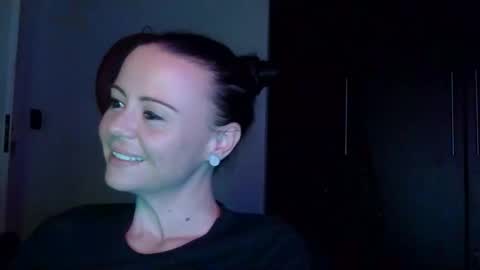 Snapshot of mrs_bunny_swing chatting on 04/24/26, 04:53 mrs_bunny_swing online show from 04/24/26, 04:53